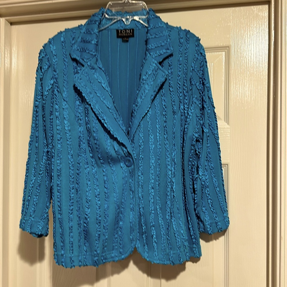 Toni Morgan top.  Size large.